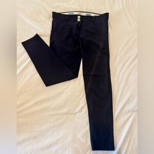 Freddy WRUP - Mid Rise - Ankle Length - Black